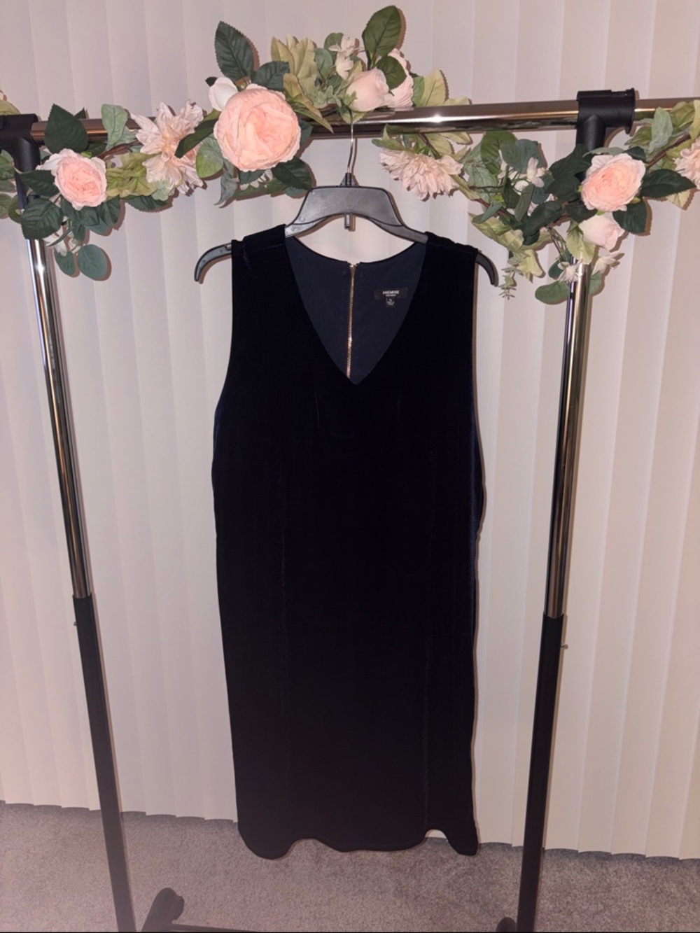 Sleeveless Dark Blue Velvet V-Neck Dress